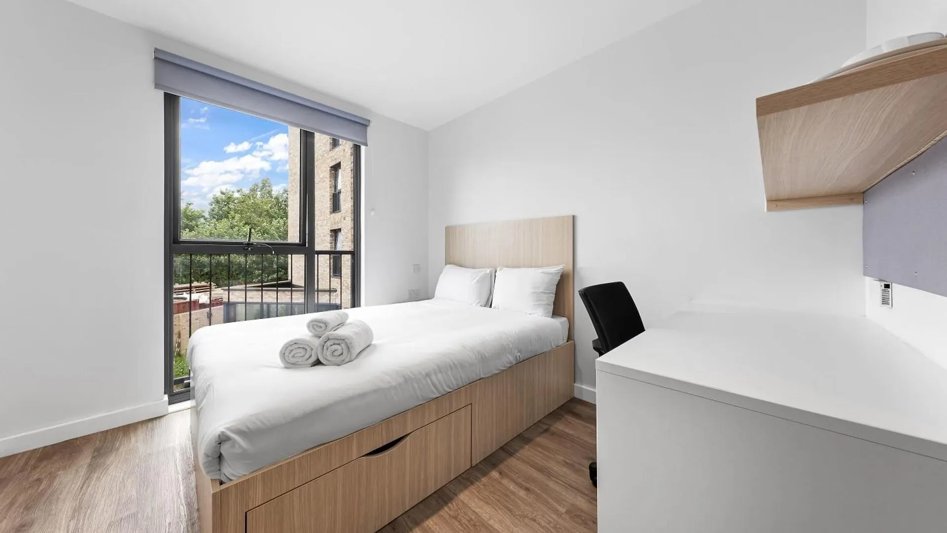 Spacious Double Bed In Lewisham Well Connected London 0*,  United Kingdom
