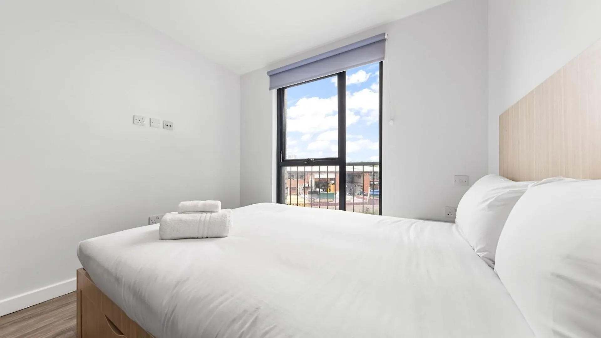 Spacious Double Bed In Lewisham Well Connected London 0*,  United Kingdom